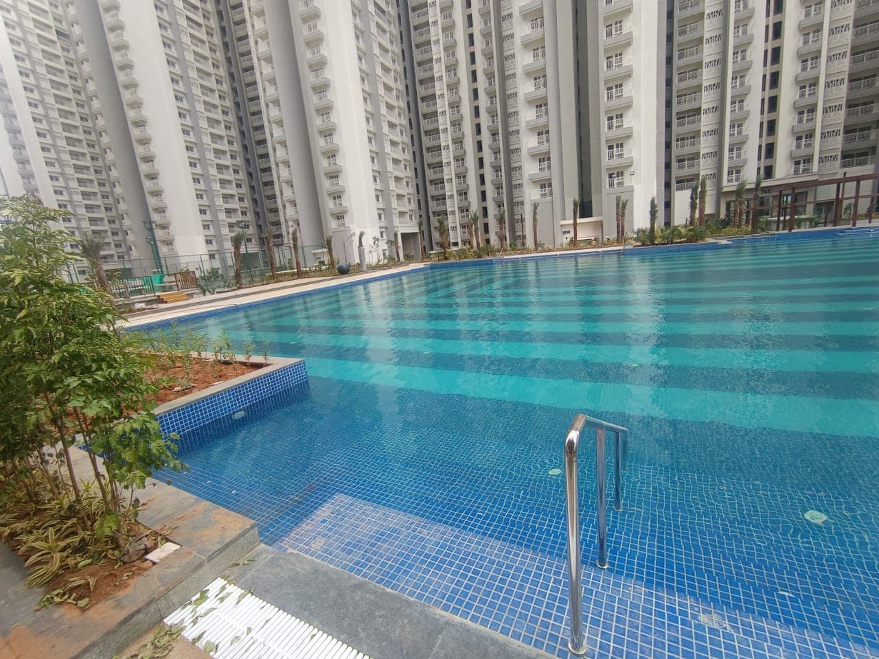Furnished Outdoor Pool